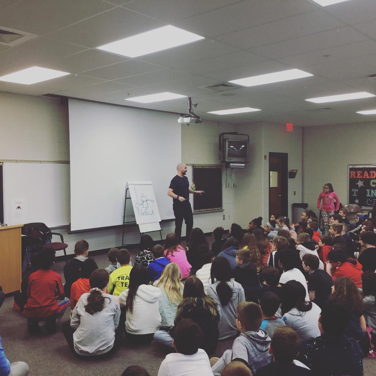 HSD_MES_Library's tweet photo. Students at Mountville Elementary had the opportunity to meet author and illustrator Peter Brown after spending two years reading about their robot friend, Roz. It was an unforgettable experience ๐ค #meslibrary #mespto @peterbrownstudio @hempfield https://t.co/1MP9nL4FoX