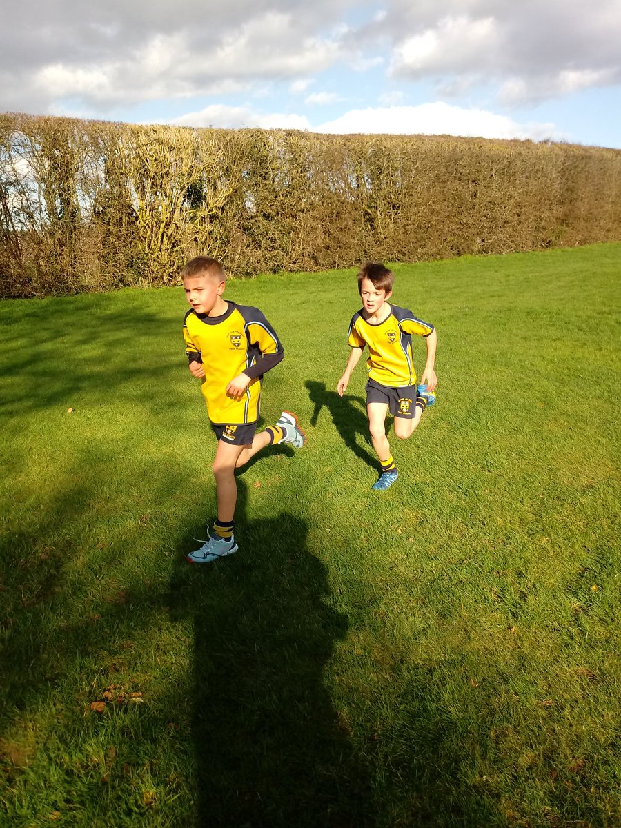 SVPS_News's tweet image. At last! Some sunshine. Nothing better for some cross country!
#ActiveJourney