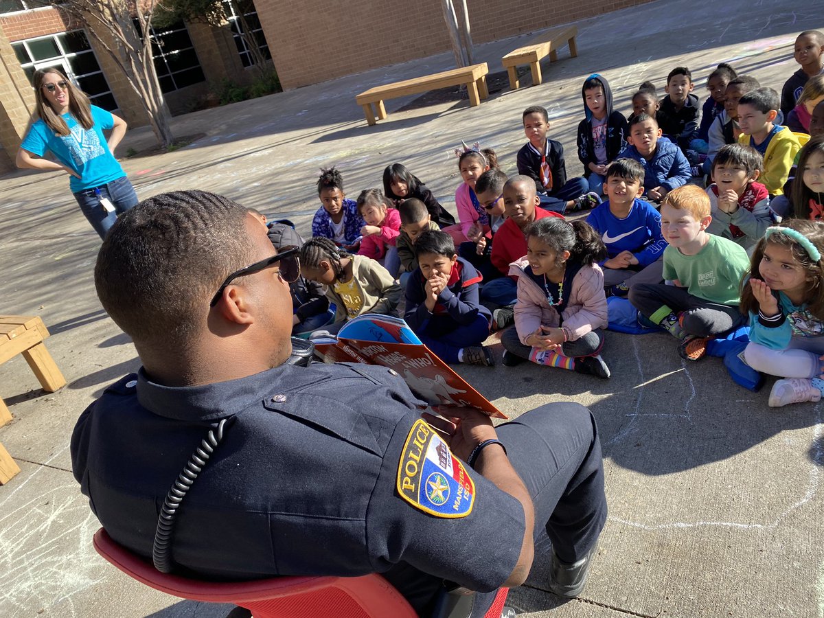 ๐๐ซ๐๐๐ข๐๐ซ๐จ๐ฐ๐๐๐ซ #intelligogy #betterflies (@tracibrowder) on Twitter photo We are some totally lucky kindergartnersโ๏ธOfficer Dennis is reading Horton Hears a Who...after he does what he does best...helping our kids!โค๏ธ <a href="/mansfieldisd/">Mansfield ISD</a> <a href="/MISDPolice/">MISD police</a> <a href="/SpencerBroncos/">Cora Spencer Broncos</a> We are some totally lucky kindergartnersโ๏ธOfficer Dennis is reading Horton Hears a Who...after he does what he does best...helping our kids!โค๏ธ <a href="/mansfieldisd/">Mansfield ISD</a> <a href="/MISDPolice/">MISD police</a> <a href="/SpencerBroncos/">Cora Spencer Broncos</a>