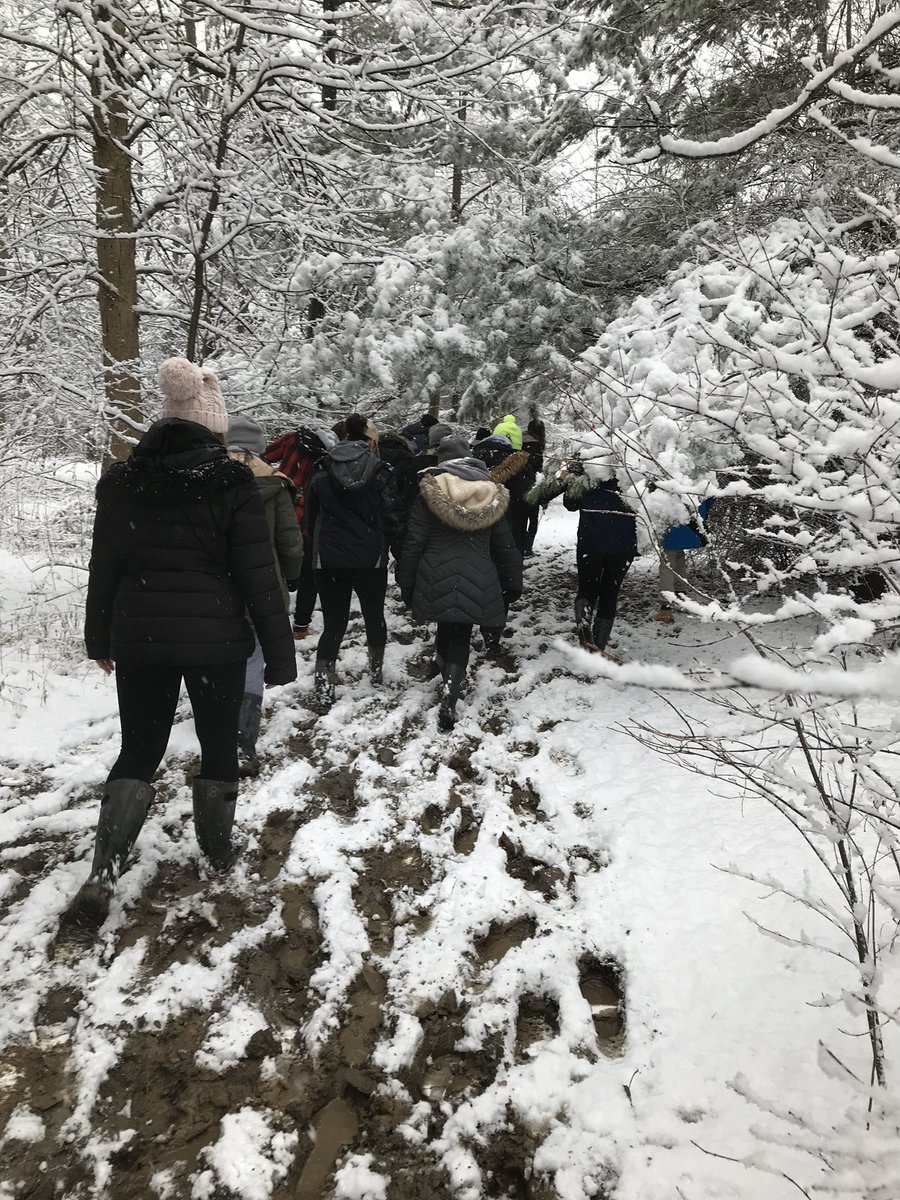 FSL_DSBN9to12's tweet photo. Nous commençons notre journée dehors, @myernation ! Amusez-vous bien @DSBNOutdoorED Walker Living Campus! @dsbn  #lhiverestlameilleuresaison @MmeBell https://t.co/6IXwutSDkM