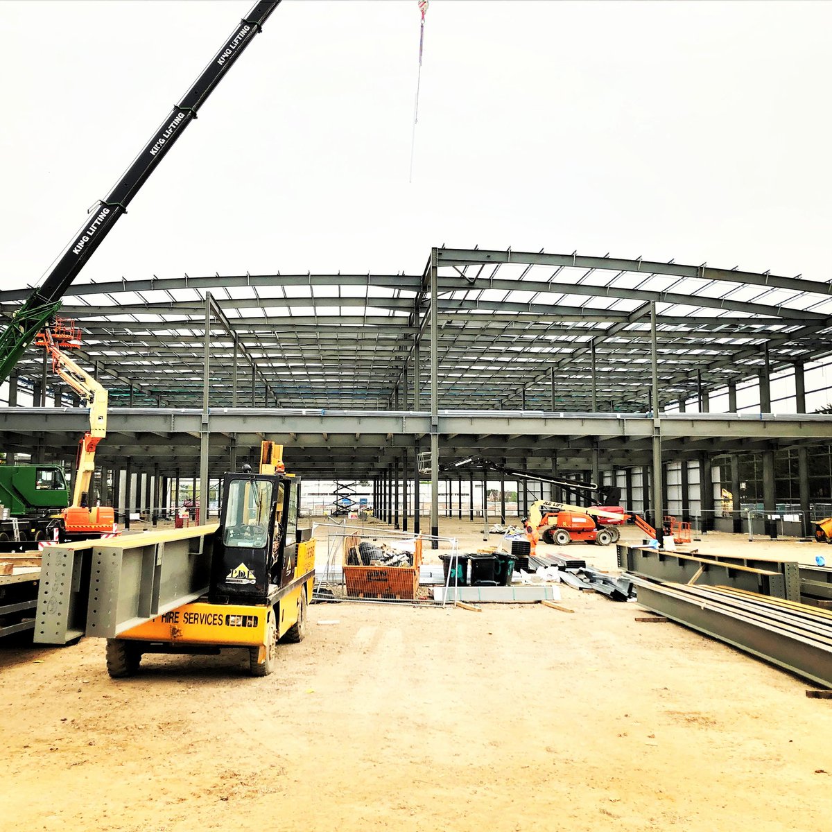 A further data centre structure in Slough, secured in early 2020, is making good progress.

980 tonnes

8 Week Programme

#steel #steelfabrication #steelstructures #steelconstruction #structuralsteel #cahillstructures #cahill