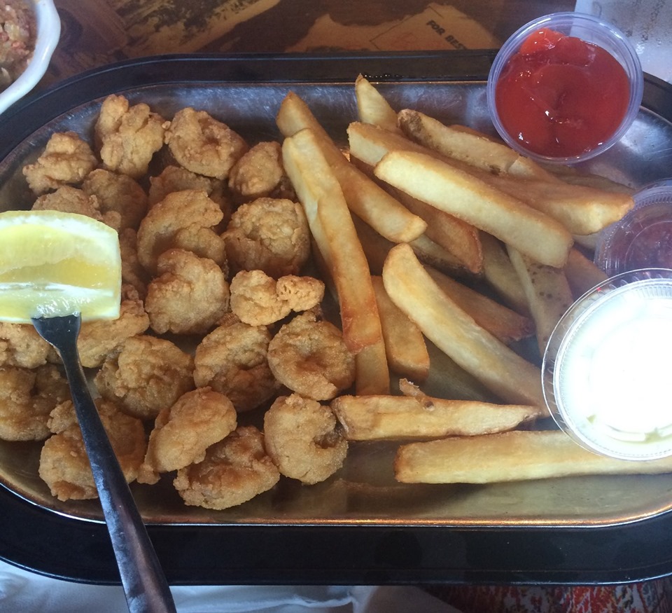 Today, we are featuring our seafood platters and grilled salmon. Come in and enjoy a fried seafood platter with fresh USA Gulf shrimp and flounder, just fried fish or a grilled salmon filet! 🍤