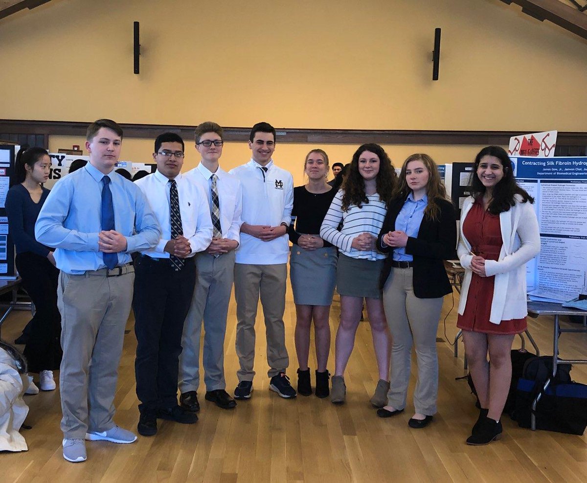 MCSTEM1's tweet photo. Our students at Massachusetts STEM innovation fair regionals presenting their projects. @MaldenCatholic @MCGirlPrincipal @MCBoysPrincipal @dbestchemist https://t.co/fJwUBstZve