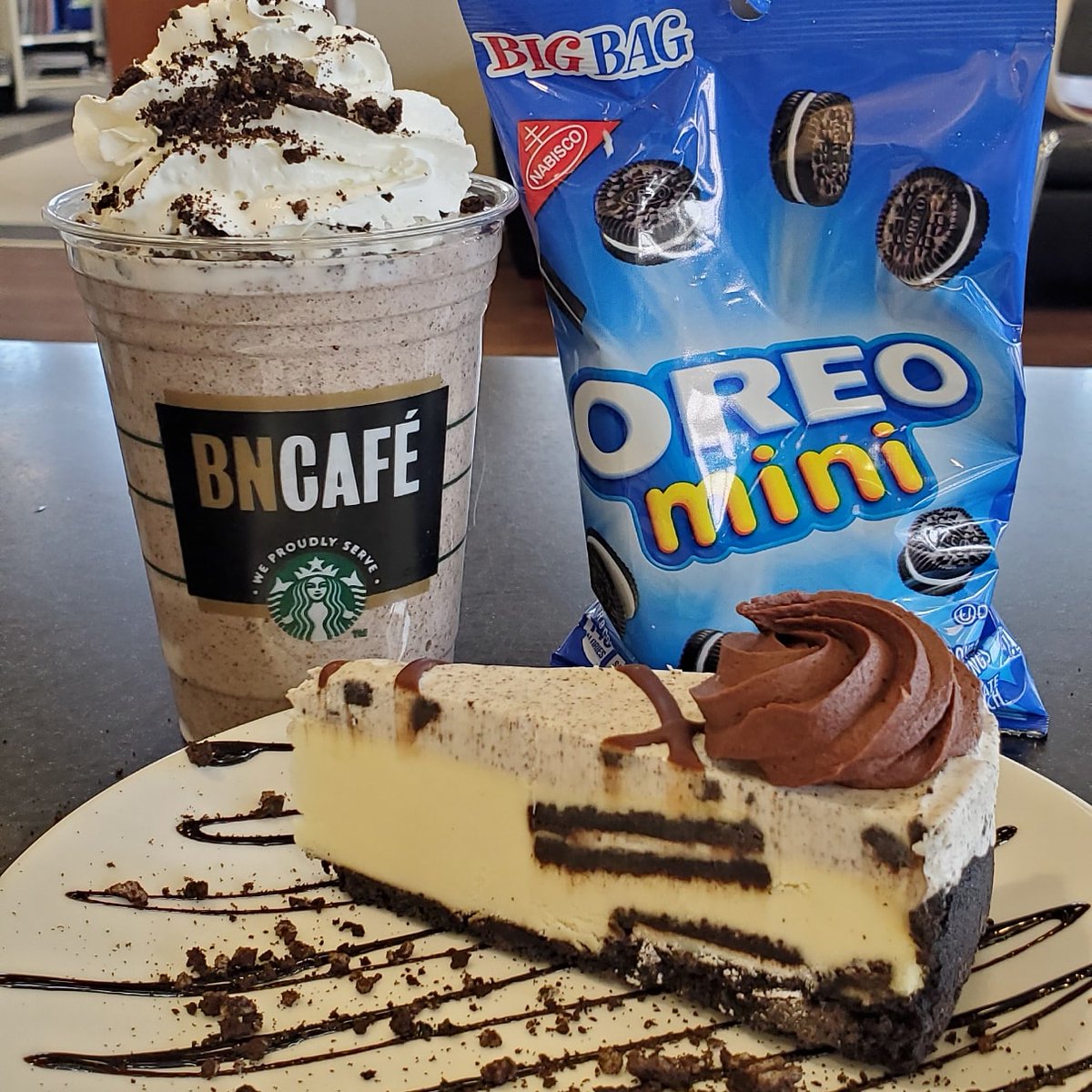 National Oreo Day! Do you dunk your oreos in milk or twist them apart? How about enjoying them in a Frozen Hot Chocolate or a slice of cheesecake to kick off spring break! 
#nationaloreoday #cheesecake #frozenhotchocolate #bncollege #youngstownstate #springbreak