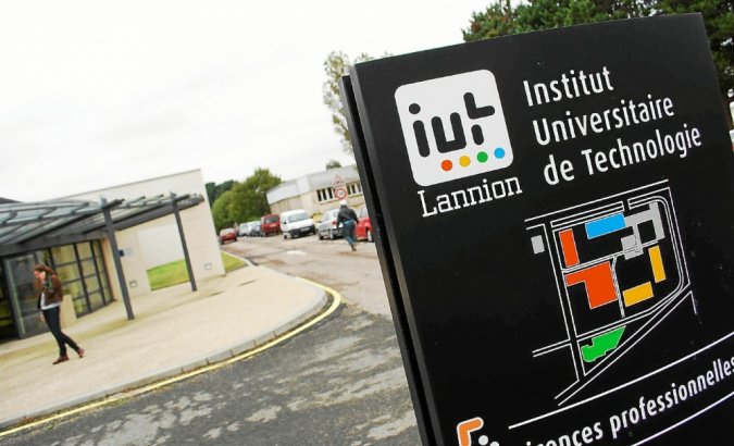 TlgrammeLannion's tweet photo. #Lannion Portes ouvertes annulées à l’IUT et à l’Enssat https://t.co/n1j8jeazVG via @LeTelegramme https://t.co/wyUXR5WTeM