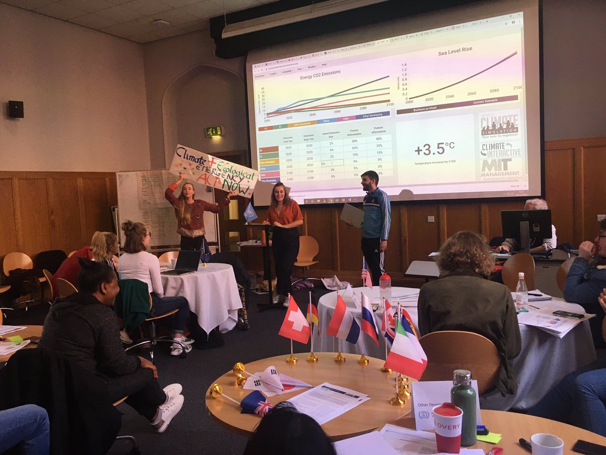 DrAmandaSlevin's tweet photo. #WorldClimateSimulation getting very heated!
Chinaโs delegate interrupted by #ExtinctionRebellion activist who argued that more needs to be done to tackle #ClimateBreakdown
#ClimateEmergency
#QUBSustainability
#COPatQUB
#PAI1010 https://t.co/Qe4R2o2CGV