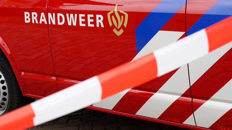 Grote flatbrand in #Venray: traumahelikopter opgeroepen:..