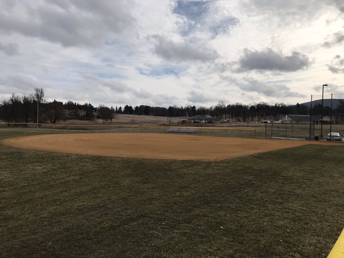 BCSDBulldogs's tweet photo. Spring sports are almost here!  Nothing like starting the season out on the fields-Shout out to Anthony D., Big Lee and our grounds crew for getting the fields ready for us! @BeaconCityHS @BrianGuillet @BeaconBaseball @Beacon_SB @Tobin_PE @CoachVanVoorhis @BCSD_AMQ https://t.co/ZCAAuzqKbf