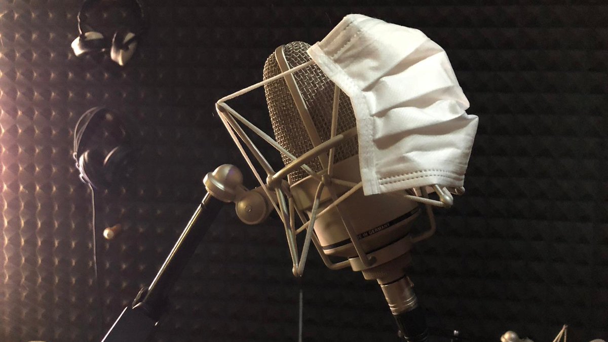 SAVIPROD's tweet photo. Prêts à vous accueillir !😷
Effet radio intégré 🎙️📻😂
 @SAVIPROD studio
#coronavirus #COVIDー19 #studio #enregistrement https://t.co/hZ63FQWIb1