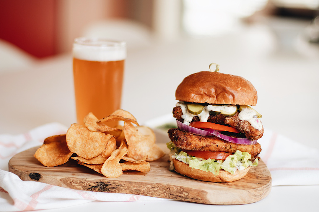 TheMixxKC's tweet photo. It’s a Fish Fry-day! 😍 We’re serving up this sandwich every Friday between now &amp; Easter! This Classic Fish Sandwich has it all: 2 filets of pacific cod w/ a GF cornmeal breading, tartar sauce, pickles, lettuce, tomato, onion, served on an egg bun with house made chips! https://t.co/c1YF0JwIFv