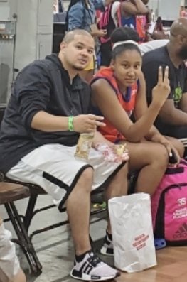 Bruno_Corras's tweet photo. Happy birthday @Brijohns4! I told you I will not forget! Hope you enjoy your special day and know you will kill it tonight. Keep proving people wrong! Very proud of you and know more is coming! @OfficialSEMOWBB got a great one! #sniper #DMVBest3PointShooter #EEFam ๐๐งก https://t.co/6GjMU5wUns