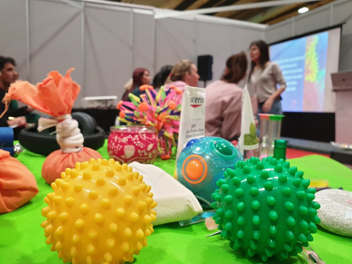 miranosyunete's tweet photo. Abrimos la tarde del viernes con talleres y experiencias como las de @montsevilapla
Hoy con @miranosyunete en @ifemaferiademadrid al #CongresoRed2020 #MYURED2020 #Interdidac2020 https://t.co/dsKDLxcecH