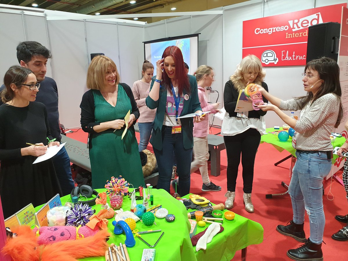 miranosyunete's tweet photo. Abrimos la tarde del viernes con talleres y experiencias como las de @montsevilapla
Hoy con @miranosyunete en @ifemaferiademadrid al #CongresoRed2020 #MYURED2020 #Interdidac2020 https://t.co/dsKDLxcecH