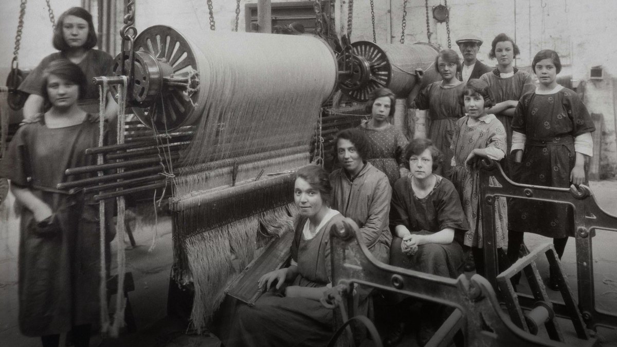 VADundee's tweet photo. Historically, Dundee is a women's city. As weavers in the jute mills, women outnumbered men three to one. Check out @VerdantWorks to find out more.

Many crafts and industries represented in our gallery were driven by women.

Wee thread for #InternationalWomenDay2020 #IWD2020 👇🏽 https://t.co/dHQLDCcX90