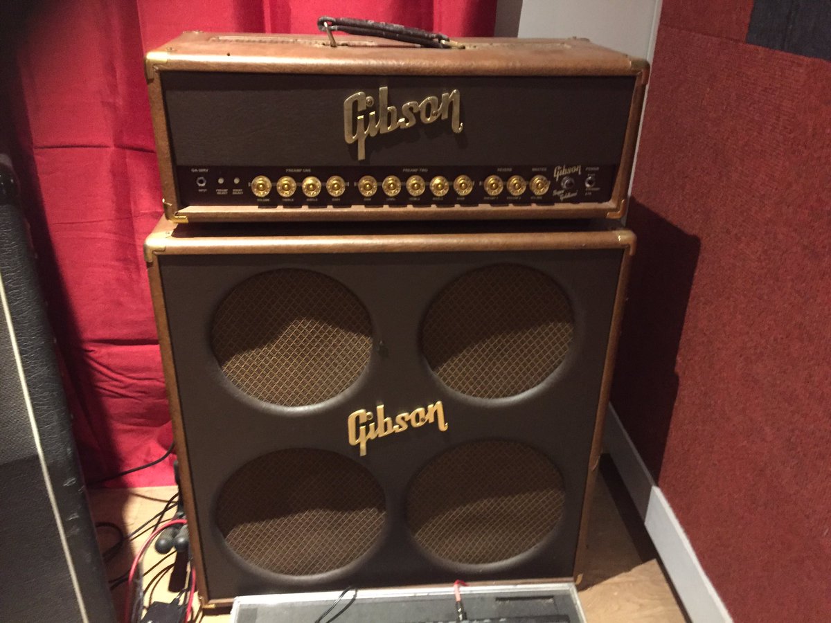 Gold tone....... #gibson #gibsonamps #tone #goldtone #recordingstudio #recording