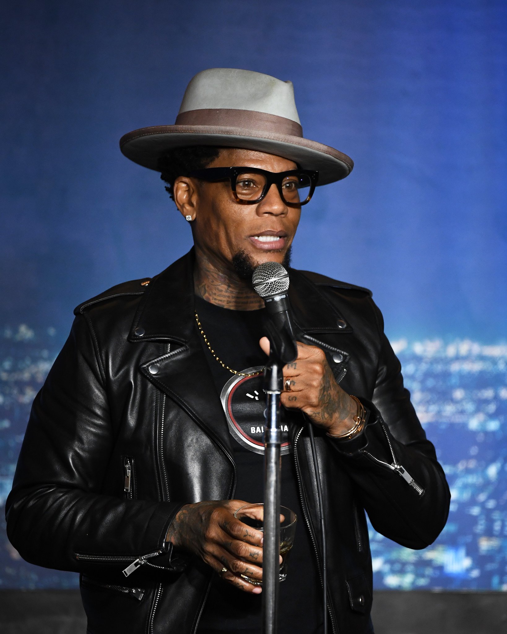 Happy 57th Birthday to one of the Kings of Comedy D.L. Hughley! We are wishing you many more brother 