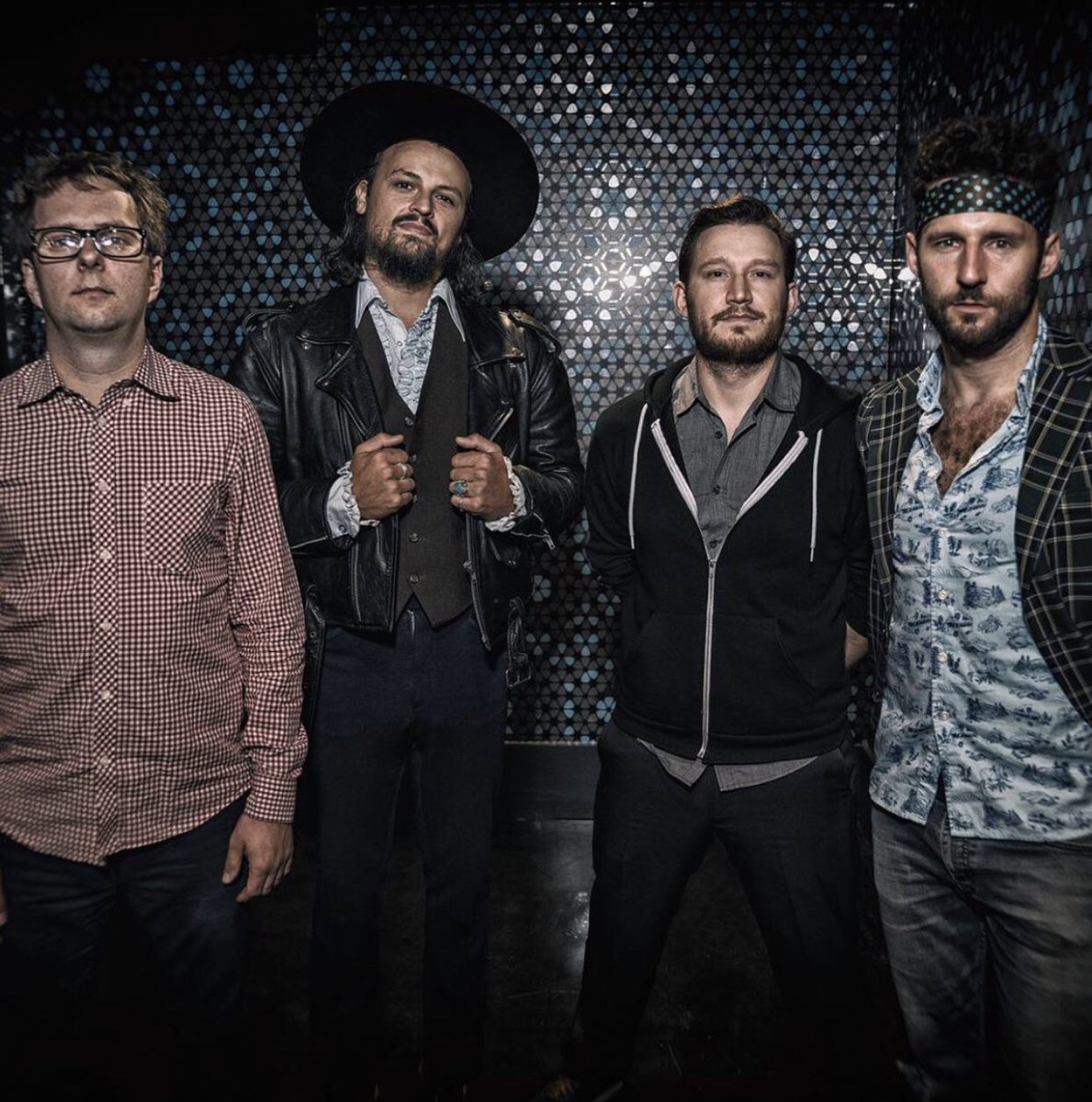thematchesband's tweet photo. Hello... we would like to introduce ourselves.  I’m @mattlikestea @shawnharri5 @justindanielsansouci and @jondevokup ... we are @thematches ... 📸 @dlevity https://t.co/Y4WYlizq5H