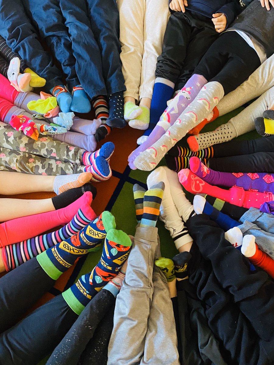 khrystenrae's tweet photo. Silly Socks Day! No shoes required! @CulleokaUnit #Kindergartenisfun https://t.co/s1jNdTvls9