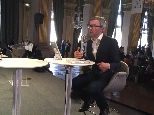 Paris_and_Co's tweet photo. Interviews du #HackingParis
Et si on parlait #retrotech avec Cédric Carles ? #Passionnant #Inspirant
A (re)découvrir le passionnant ouvrage "Retrofutur" que le designer et chercheur a co-dirigé
https://t.co/FgCltAA3lr
#RechercheParticipative
#retroinnovation
#lowtech
#Atelier21 https://t.co/6eHcLOx2rf
