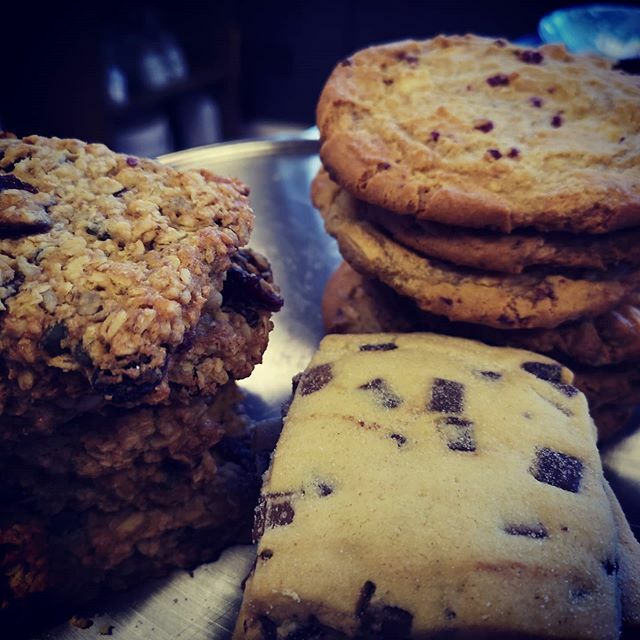 Friday special..last hour get 2 for £1.50 
#TPquality #TPspecials #cookies #granola #shortbread #triplebelgianchocolate #whitechocandraspberry ift.tt/2VUbGZJ