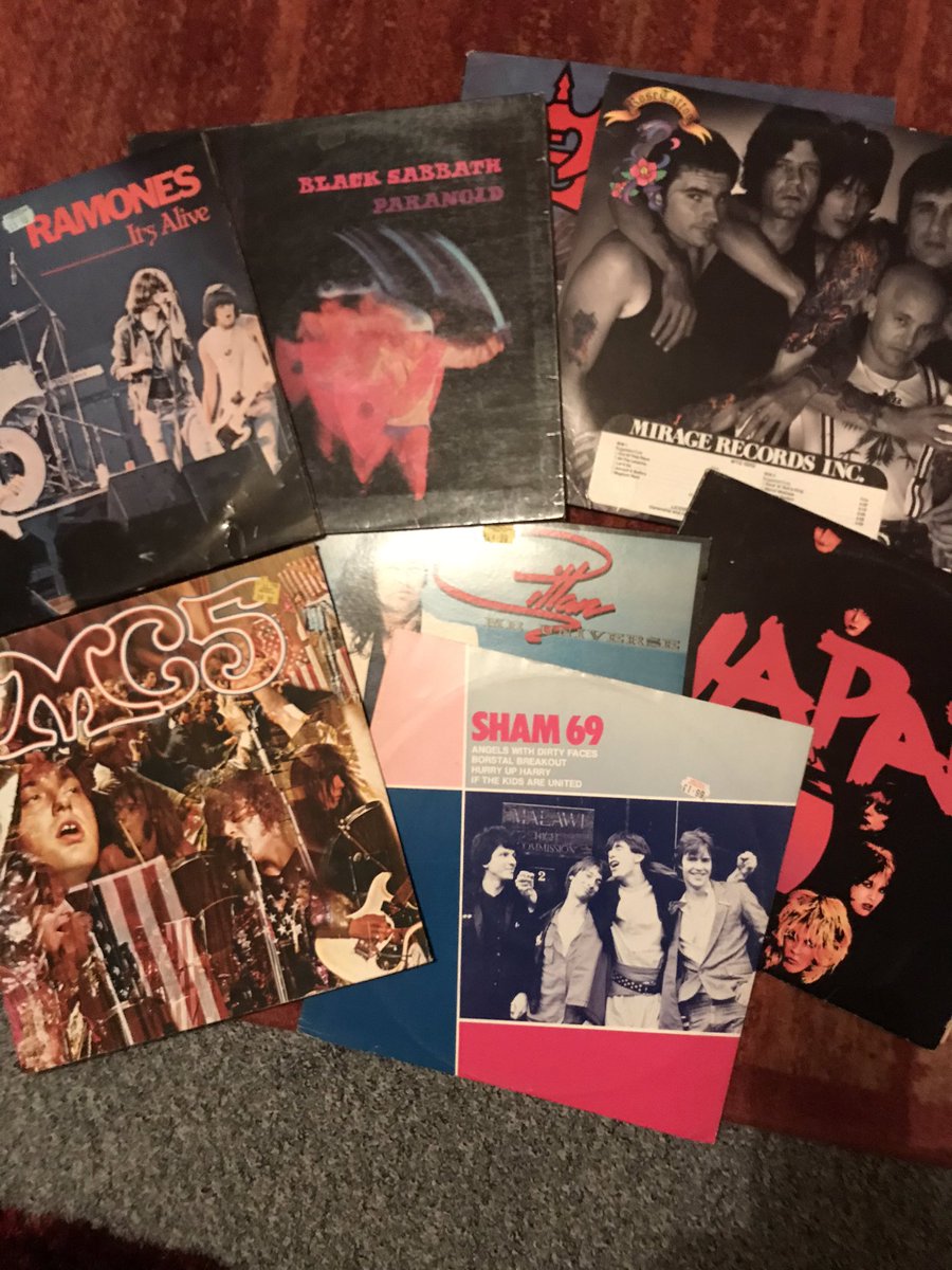 Huge vinyl event on right now on at our Bowness-on-Windermere shop!
From AC/DC to ZZ Top, 100s of LPs from £1 upwards!
#vinylrecords #LakeDistrict #recordstoreday2020