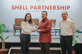 mediaprofesi20's tweet image. Shell Indonesia Gaet KADIN Jawa Barat Kembangkan SPBU Shell #Shell #SPBUShell #KadinJabar
mediaprofesi.com/ekonomi/7718