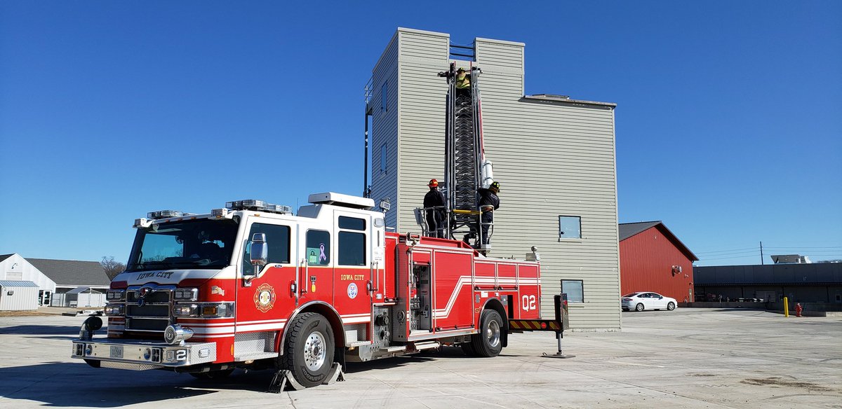 IowaCityFire's tweet photo. Shift B Station 2 company conducting aerial drills this morning on the new ICFD Training Tower. #companytraining #aerialdrills #truckoperations https://t.co/dpy1p5Fm2L