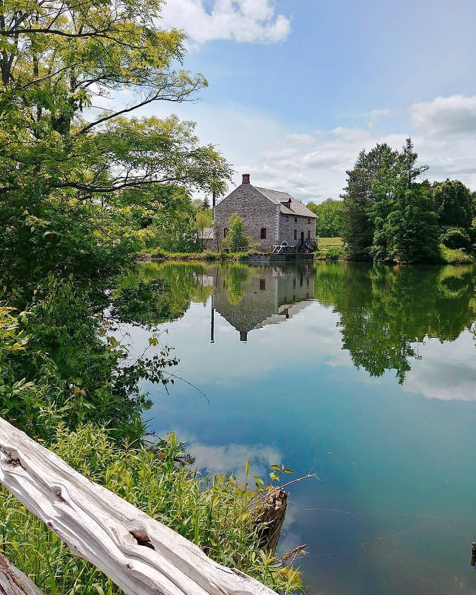 UpperCanadaVill's tweet photo. Happy #FridayFollower! We just love the calmness of this photo shared by a visitor featuring the Flour Mill in the backdrop! ๐
๐ธ: faullaroundtheworld via Instagram https://t.co/AZfwjqTiL5