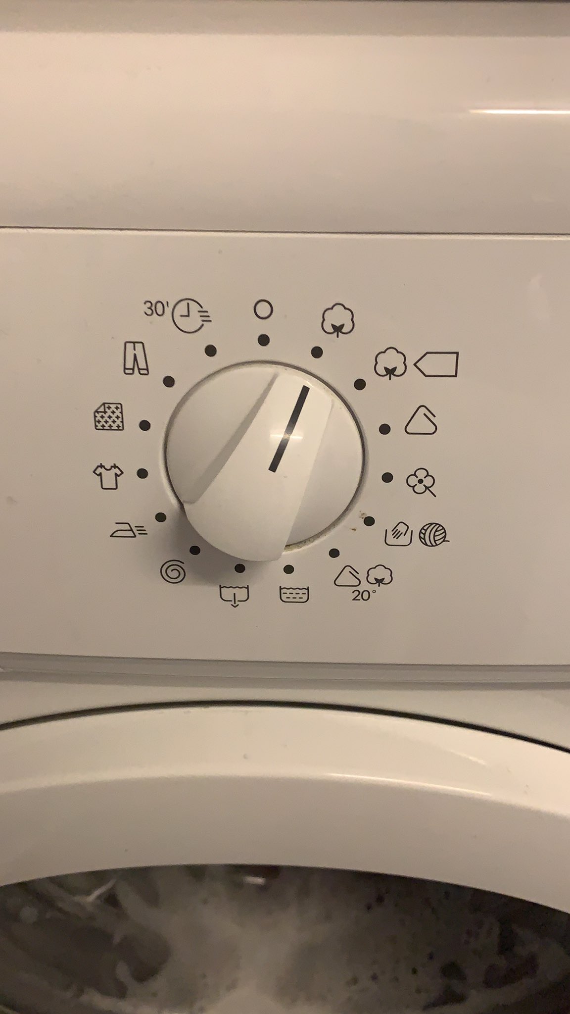 Sprog On Twitter Googling The Meaning Of The Washing Machine Wash Programme Symbols For Like Tenth Time Because It S Just Too Confusing Https T Co F1td5d5yfr Twitter