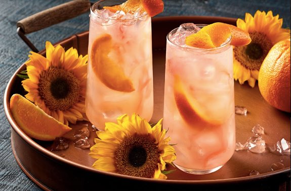 DisneyFoodBlog's tweet photo. We’re Totally Heading to Disney Springs For These New Spring Cocktails! https://t.co/IKG613nfBY https://t.co/GgxNOX7CAc