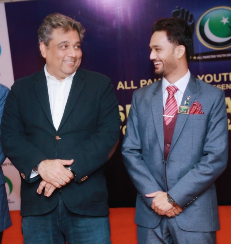 HumzaRizwanUK's tweet photo. The pessimist complains about the wind. The optimist expects it to change. The leader adjusts the sails.

Sharing the journey with Federal Minister Ali Zaidi (Official). I have conducted different programs along with him since 2016. 1/5
#APYO #StrivingForBetterPakistan https://t.co/Y6OYMMd3XL