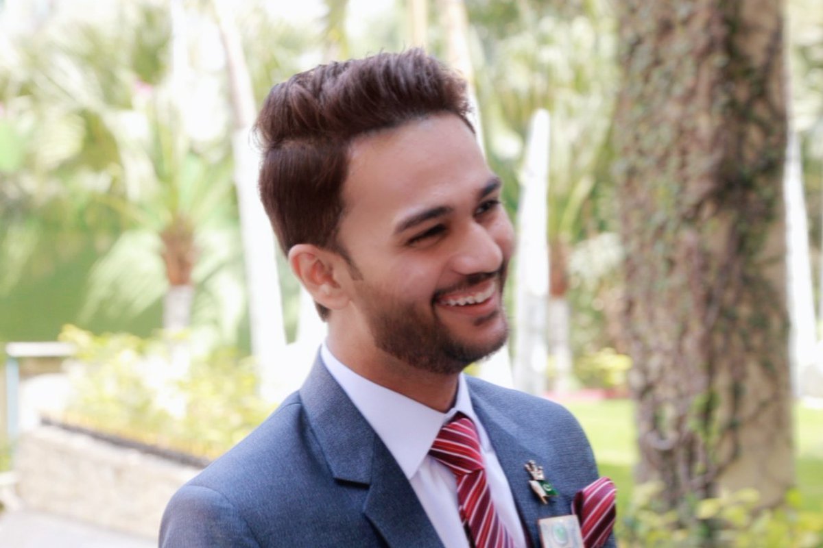 HumzaRizwanUK's tweet photo. The pessimist complains about the wind. The optimist expects it to change. The leader adjusts the sails.

Sharing the journey with Federal Minister Ali Zaidi (Official). I have conducted different programs along with him since 2016. 1/5
#APYO #StrivingForBetterPakistan https://t.co/Y6OYMMd3XL