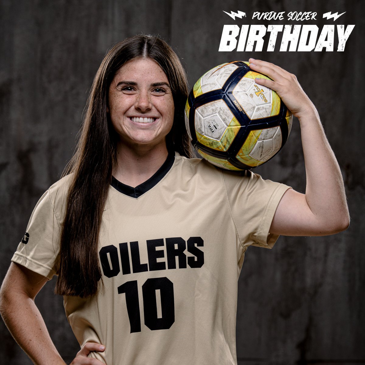 PurdueSoccer's tweet photo. Happy birthday to future Boilermaker Kelsi Carrico! We hope you're having a great day! 🎉🎂🎁
#BoilerUp 🚂 https://t.co/rUlRJYlahi