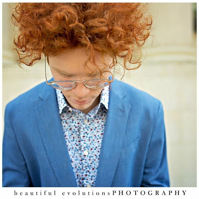 bebrookedfw's tweet photo. Senior Sessions... when you choose the photographer that fits... it's pretty amazing.  Not all photographers are the same and we all see things differently. 
For me, the little details that I want to photograph... because as a mom, I want to remember the… https://t.co/FWbwXUpSkz https://t.co/S5CEYbugPe
