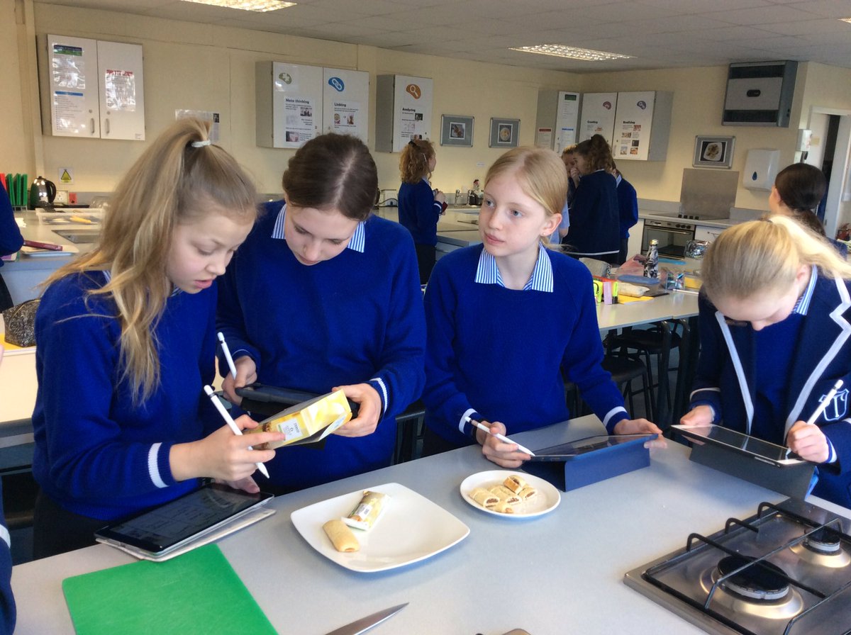 Getting ideas from existing products is always a useful and enjoyable way to start a design task. Year 8 disassemble cereal bars as they plan their own recipes. #agile #HPL@HPLEDU