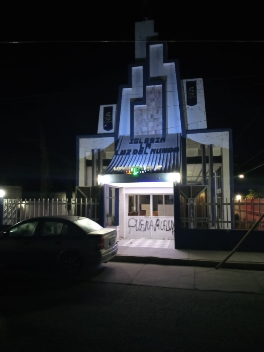 ChavezHiram's tweet photo. San Marcos Tlacoyalco, Puebla, Mx.

Muchas gracias Sr. Presidente, agradecemos su valioso apoyo para que los fieles de la @iglesialldm sigan siendo agredidos. 👏👏👏

@lopezobrador_ @SNietoCastillo

@CNDH @CONAPRED https://t.co/y2lM1b4AOG