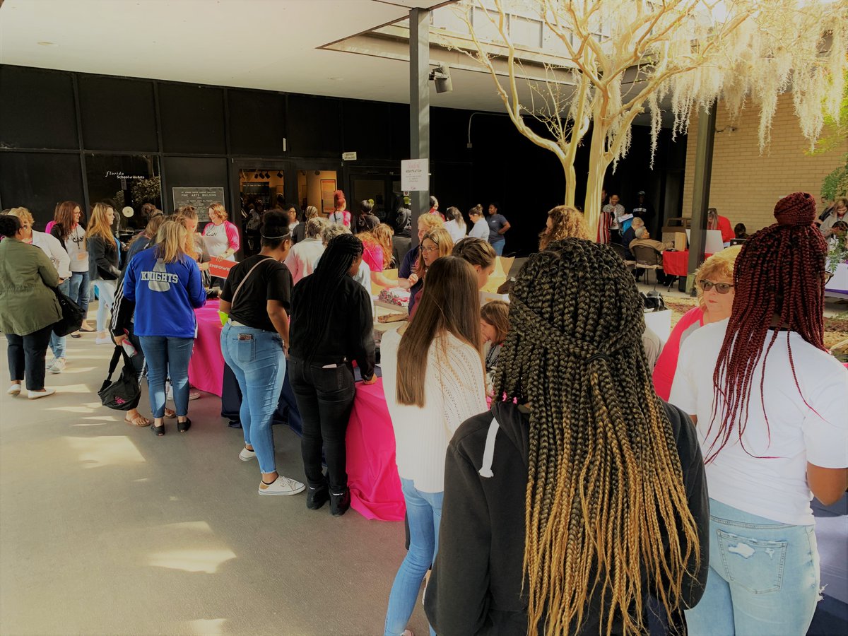 PutnamSchoolsFL's tweet photo. More than 250 young women are ready to hear powerful messages of encouragement this morning at the annual Girls Can event held at SJRSC. Local community and business leaders are committed to "empowering girls to take charge of their future".

#ProudtobePCSD #GirlsCan #SJRSC https://t.co/1wykHSZxq5