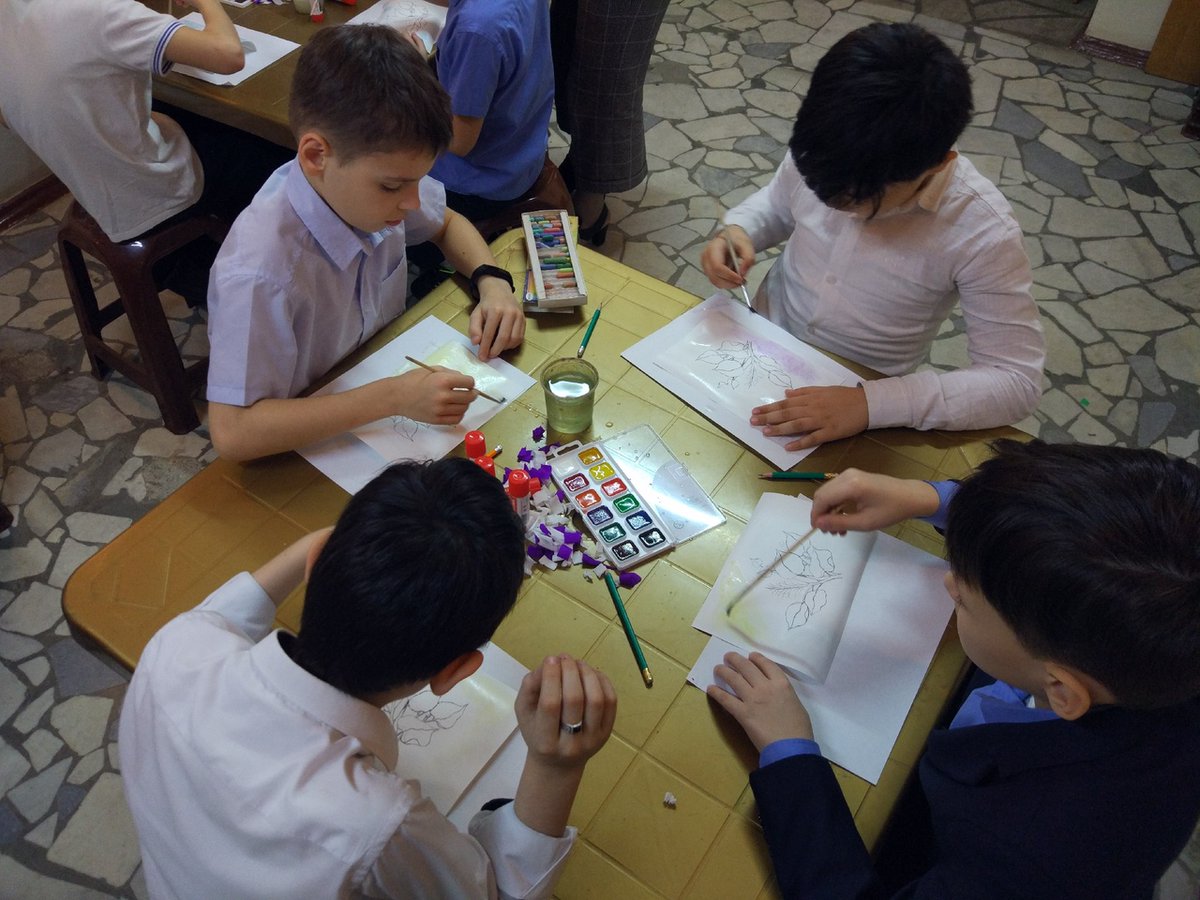 Так ярко мы встречаем весну в картинной галерее! Наши гости узнали, что такое «этюдник» и «этюд», изучили палитру весенних картин русских живописцев и сами побывали в роли художников. Музейное мероприятие «Палитра весны» только начинается!
#астрахань #dogadinka #astrakhan