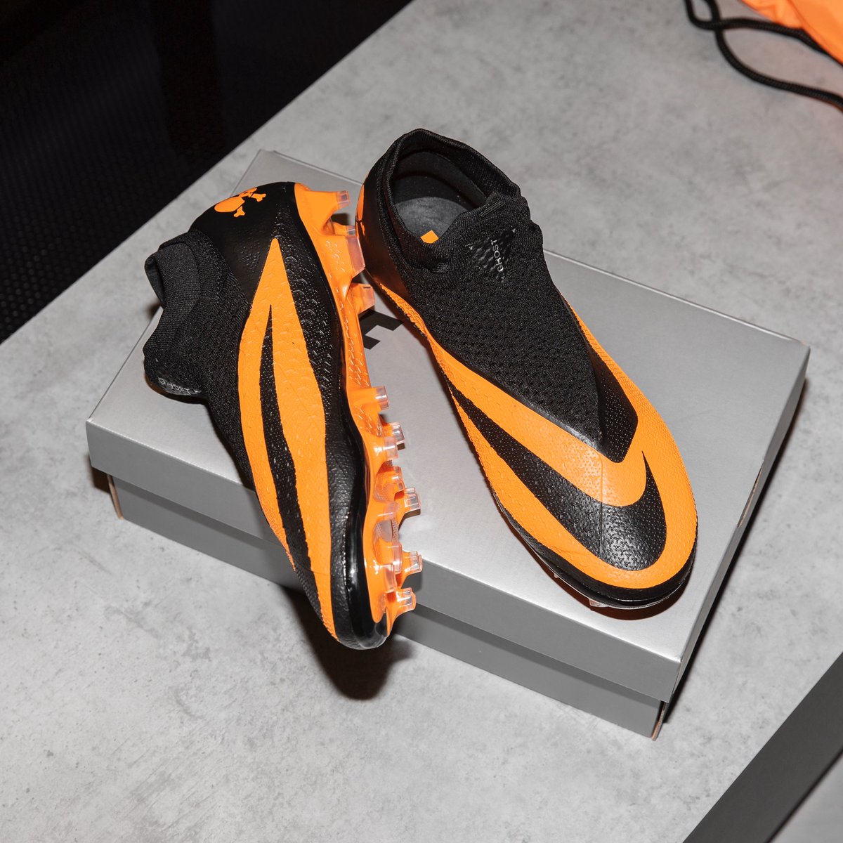 ProDirect_LDN's tweet image. Just landed at Pro:Direct 𝗟𝗗𝗡𝟭𝟵 — the Nike PhantomVSN II 'Future DNA' HV. Limited pairs available now.
-
Pro:Direct LDN19, 19 Foubert's Place, Soho, London, W1F 7Q