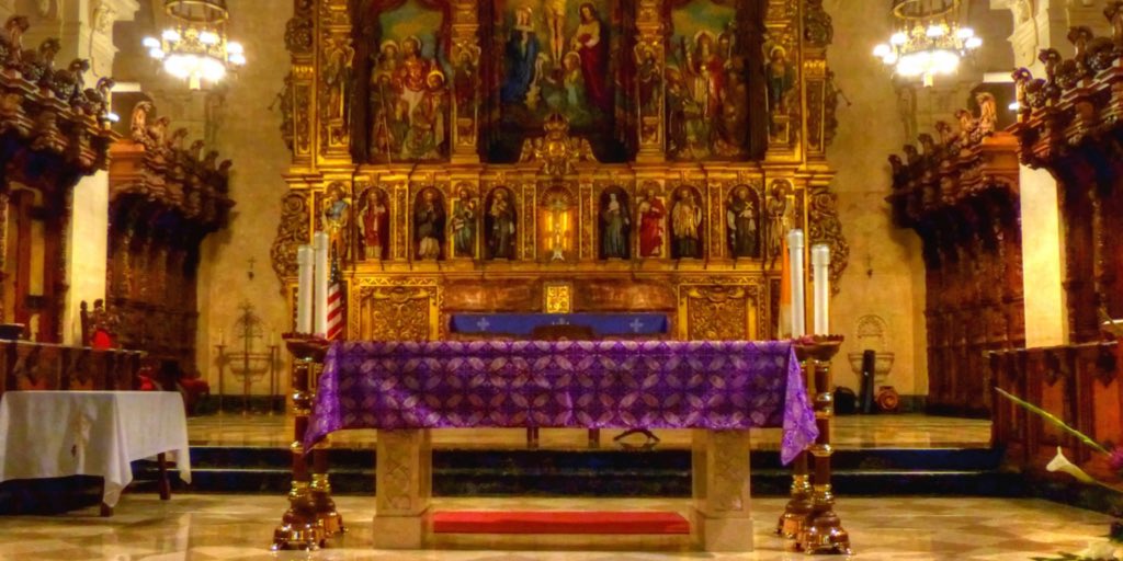 Morning Prayer:

“Lord, you will accept the true sacrifice offered on your altar.”

#CatholicTwitter #Lent2020 #LentenThoughts #Lent #FridayFeeling #worlddayofprayer 

@Kristinscrosses
