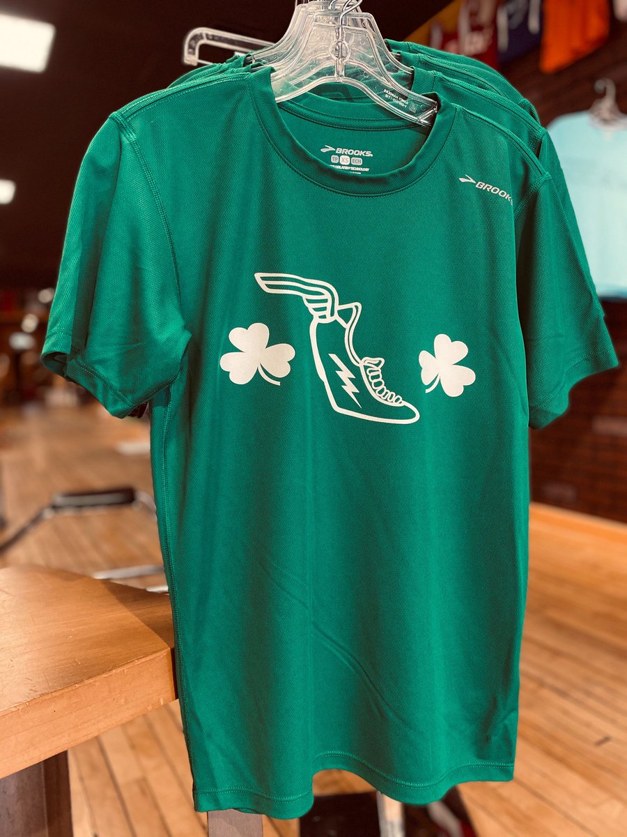 SmithtownRunCo's tweet image. In stock for a limited time! St. Patrick's Day SRC shirts in unisex sizing XS-XXL.
.
#SmithtownRunningCompany #RunLI #StPattyDay