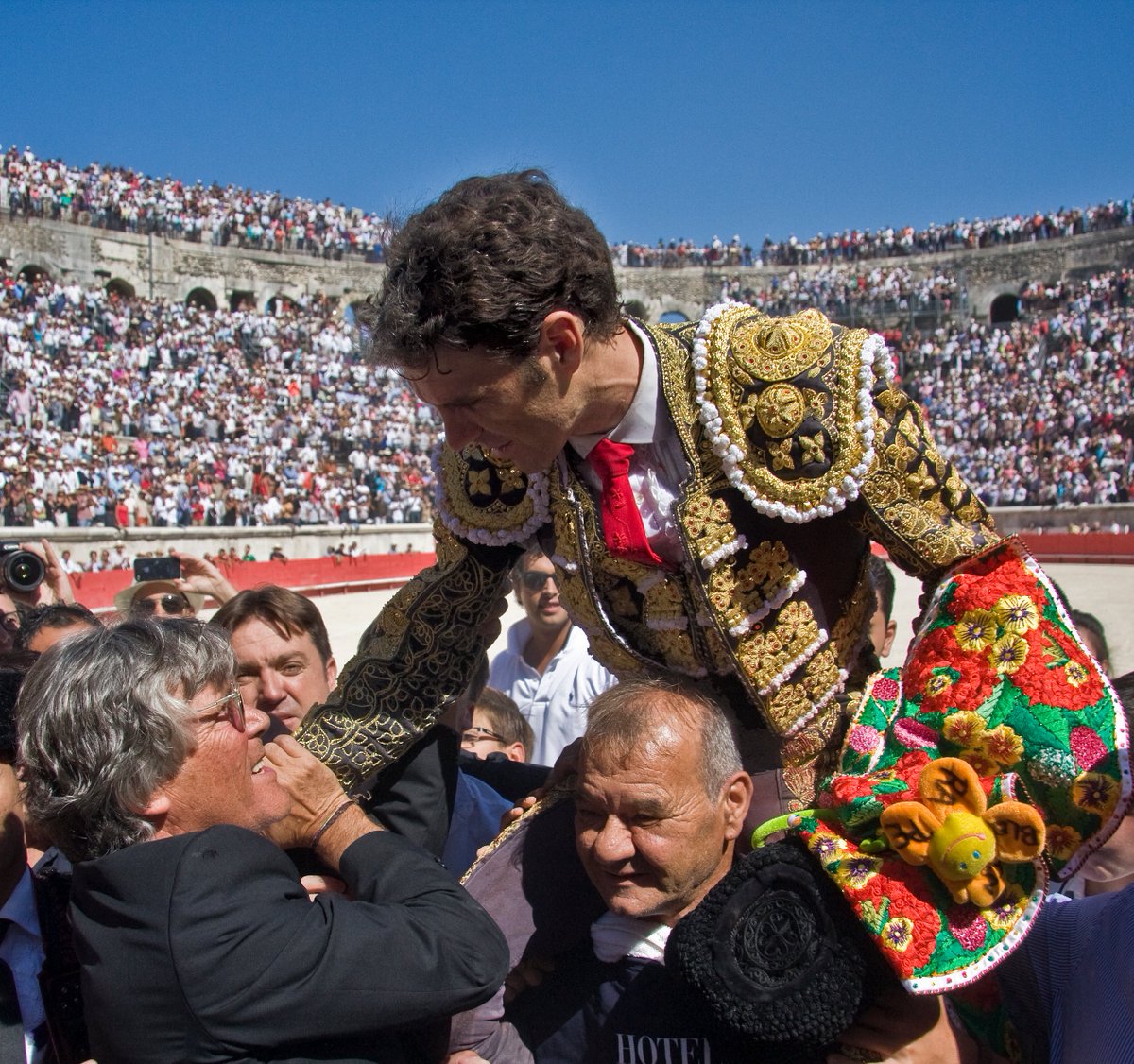 burladerotv's tweet photo. ACTUALIDAD.- José Tomás estará en Nîmes @ArenesdeNimes #JoseTomás #SimonCasas #Francia   https://t.co/ETMzMV7s2c https://t.co/TQkYhvrQ8u