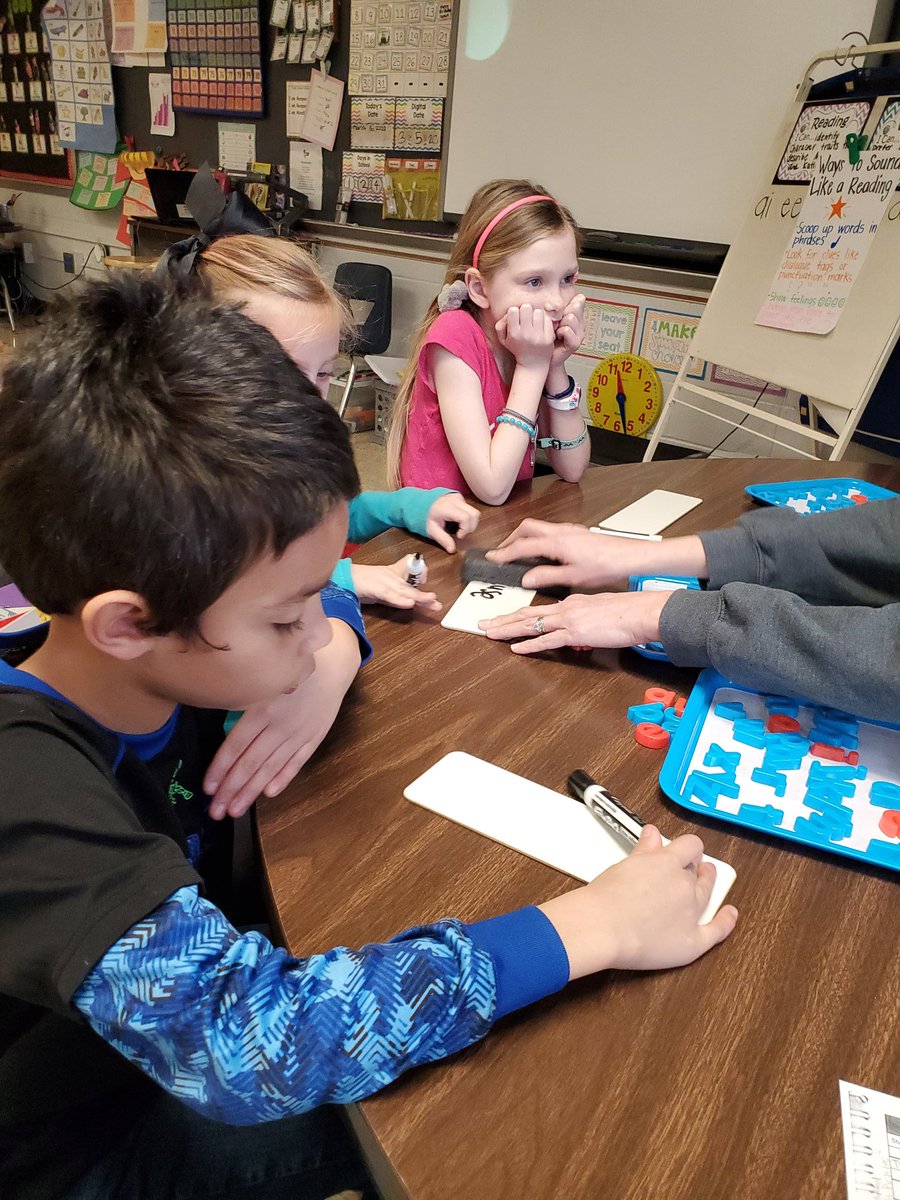 tullyelemjcps's tweet photo. Tigers learning lots through guided reading. #JCPS #thejanplan @MettilleJesse https://t.co/xcLFVONmS3