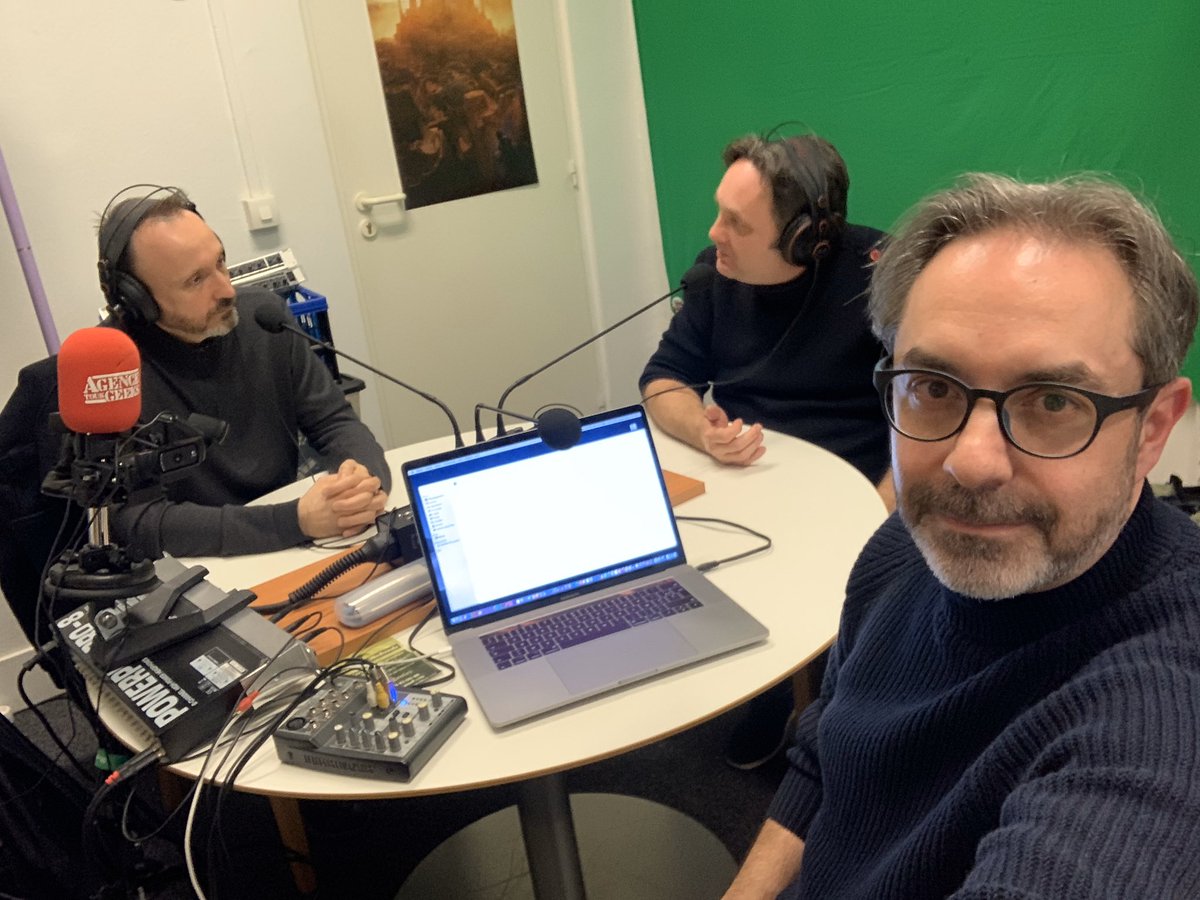 Papi Geek 🇫🇷 (@davidoghia) on Twitter photo Ça enregistre un <a href="/agencetousgeeks/">Agence Tous Geeks</a> avec <a href="/PostCarbone/">PostCarbone Valentin</a> et <a href="/CurPeo/">Curious People</a> Nico. Très vite en ligne ! Ça enregistre un <a href="/agencetousgeeks/">Agence Tous Geeks</a> avec <a href="/PostCarbone/">PostCarbone Valentin</a> et <a href="/CurPeo/">Curious People</a> Nico. Très vite en ligne !