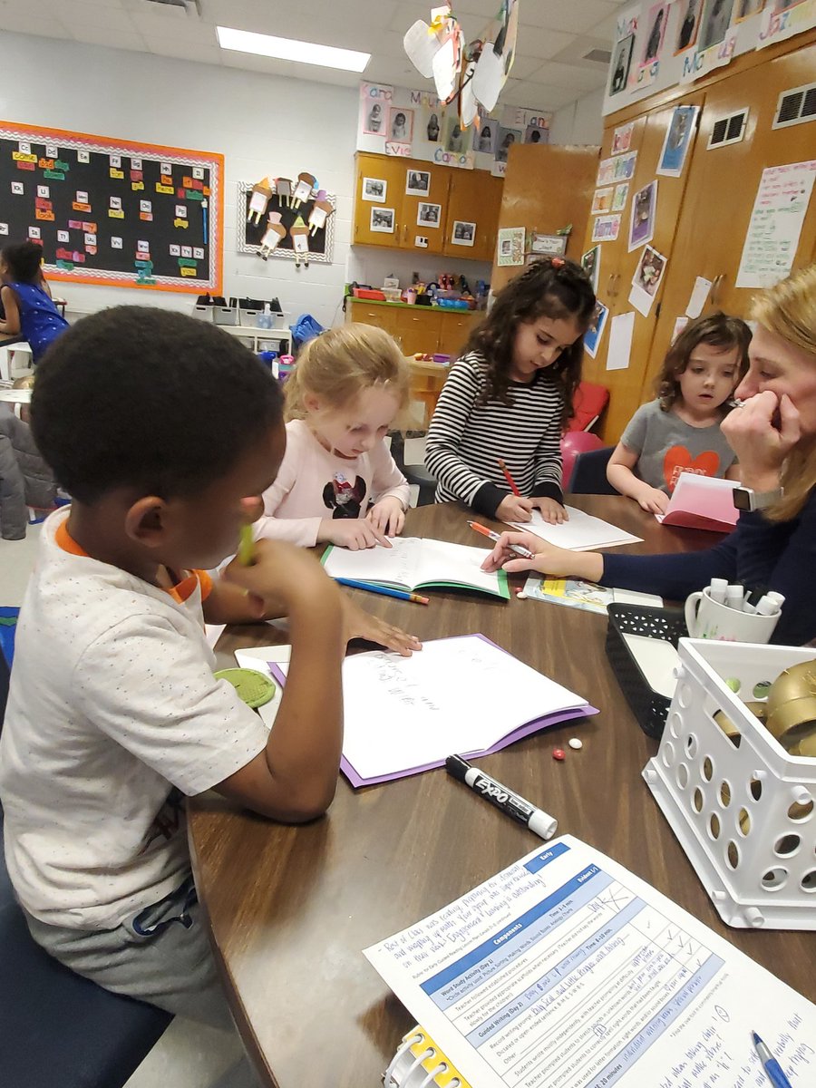 tullyelemjcps's tweet photo. Tigers learning lots through guided reading. #JCPS #thejanplan @MettilleJesse https://t.co/xcLFVONmS3