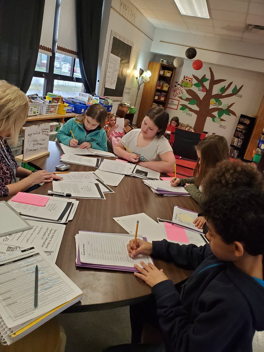 tullyelemjcps's tweet photo. Tigers learning lots through guided reading. #JCPS #thejanplan @MettilleJesse https://t.co/xcLFVONmS3