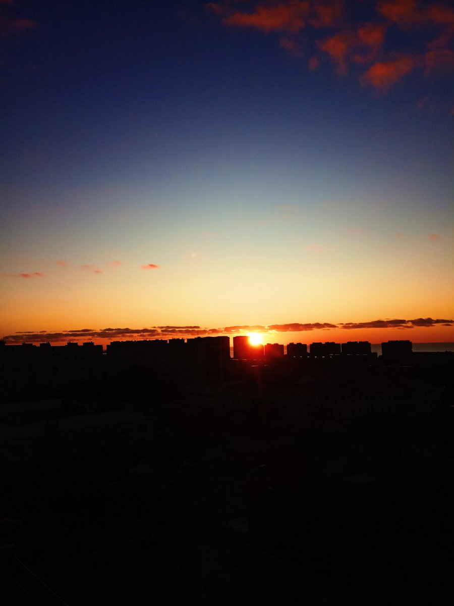 ayxanal's tweet photo. #qaradağ #garadagh #Azərbaycan #Azerbaijan #Azerbaycan #günəş #güneş #sun #səhər #sabah #morning #bulud #bulut #cloud #redmi6a #photographer #photography #phonephotographer #фотограф #фотография #fotoğraf #fotoqraf #fotografia
#wallpaper #duvarkağıdı https://t.co/cBTgUOAON5