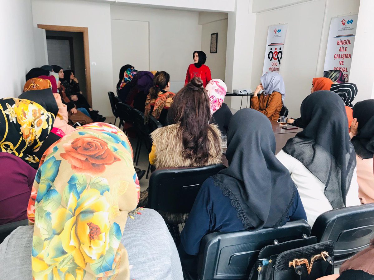 Bingöl Valiliği 2023 Vizyon kapsamında Bingöl S.Y.D.V  tarafından kurulan Aile Destek Merkezimizde kursiyerlerimize @Bingolacsh tarafından madde bağımlılığı ile ilgili  Aile eğitimi verildi.<a href="/bingolsydv/">bingolsydv</a> <a href="/bingolvaliligi/">T.C. Bingöl Valiliği</a> <a href="/2023Bingol/">2023 Bingöl Vizyonu</a> <a href="/seyhansavas12/">SEYHAN SAVAŞ</a>