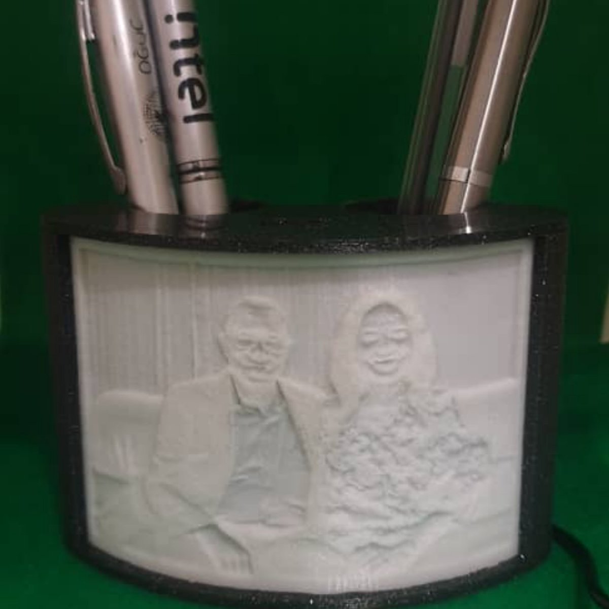 Stampar3D's tweet image. This 3DPrinted Lithopane pen holder is a great addition to any desk space.
Get in touch with us and let's discuss how we can bring your ideas to life!

#3dprinting  #Stampar3d #3dprinted #3dprintedpenholder #nigeria #lagos #glowinthedark #friday #creativity #nigerianmakers