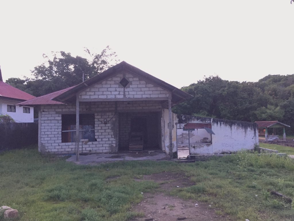 kichijacob's tweet photo. Ini rumah tua, tempat kakek nenek gw tinggal semasa hidupnya.. Kok Tampilannya lumayan horor ya?? https://t.co/46hngpNWXa